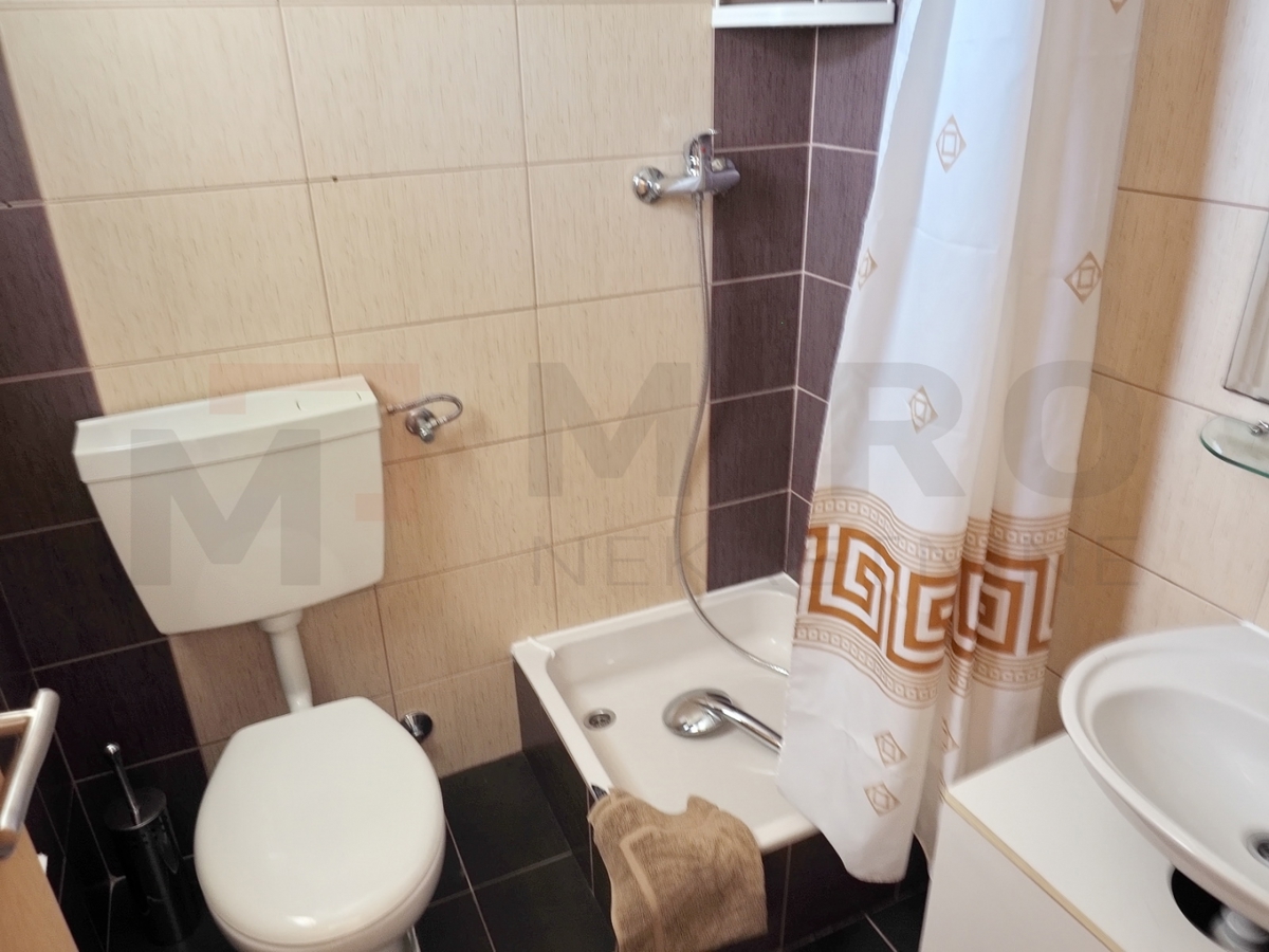 Malinska, hiša s 5 apartmaji na odlični lokaciji!