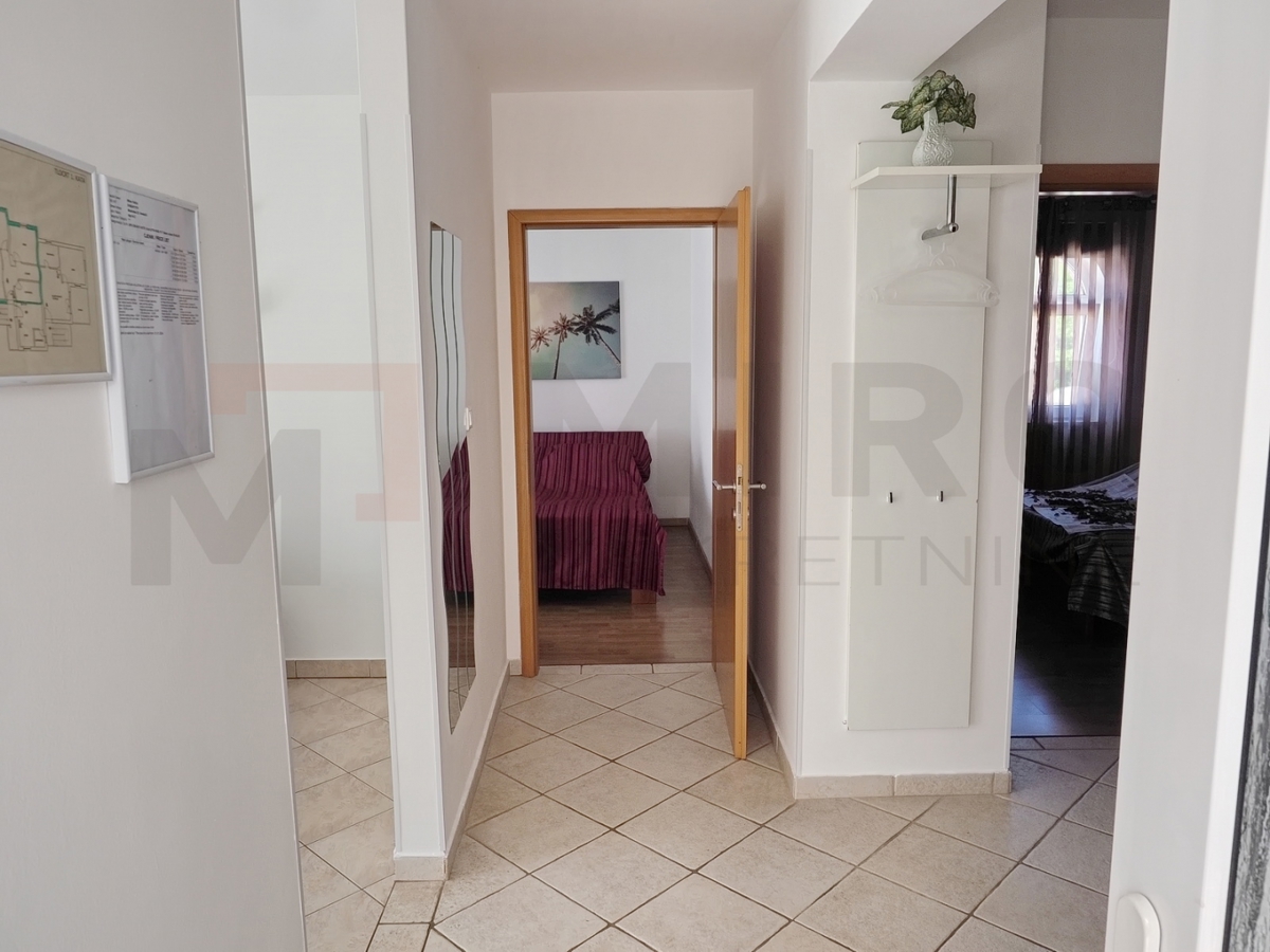 Malinska, hiša s 5 apartmaji na odlični lokaciji!