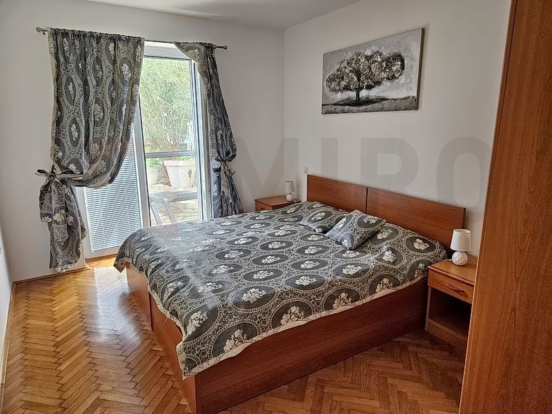 Uvala Soline, enosobno stanovanje v pritličju z vrtom!