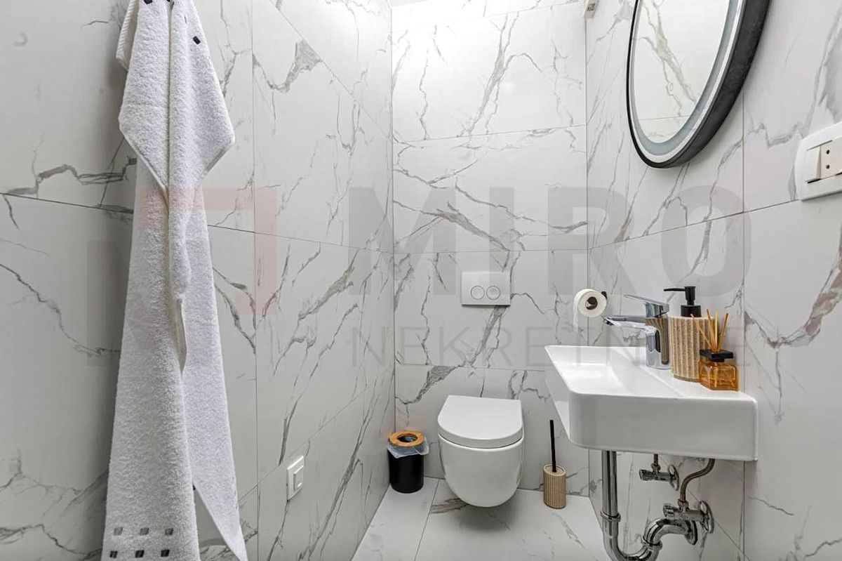 Malinska, luksuzno opremljen apartma z bazenom in pogledom na morje