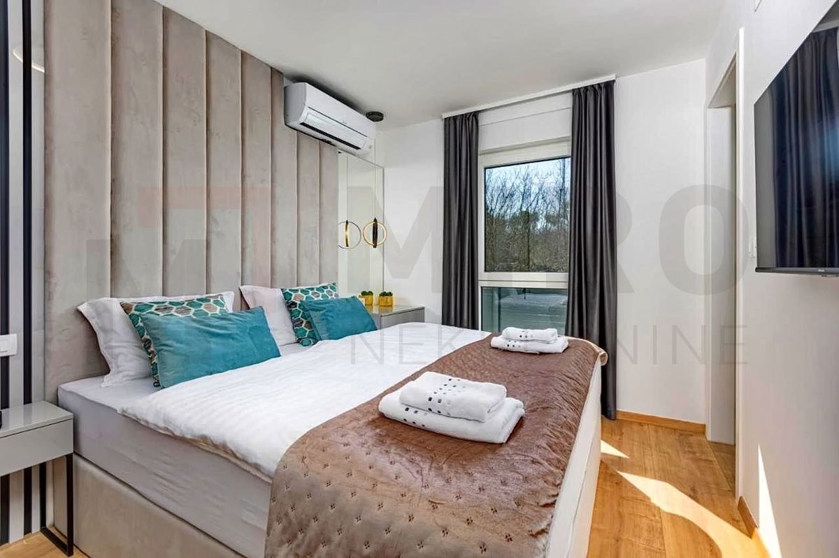 Malinska, luksuzno opremljen apartma z bazenom in pogledom na morje