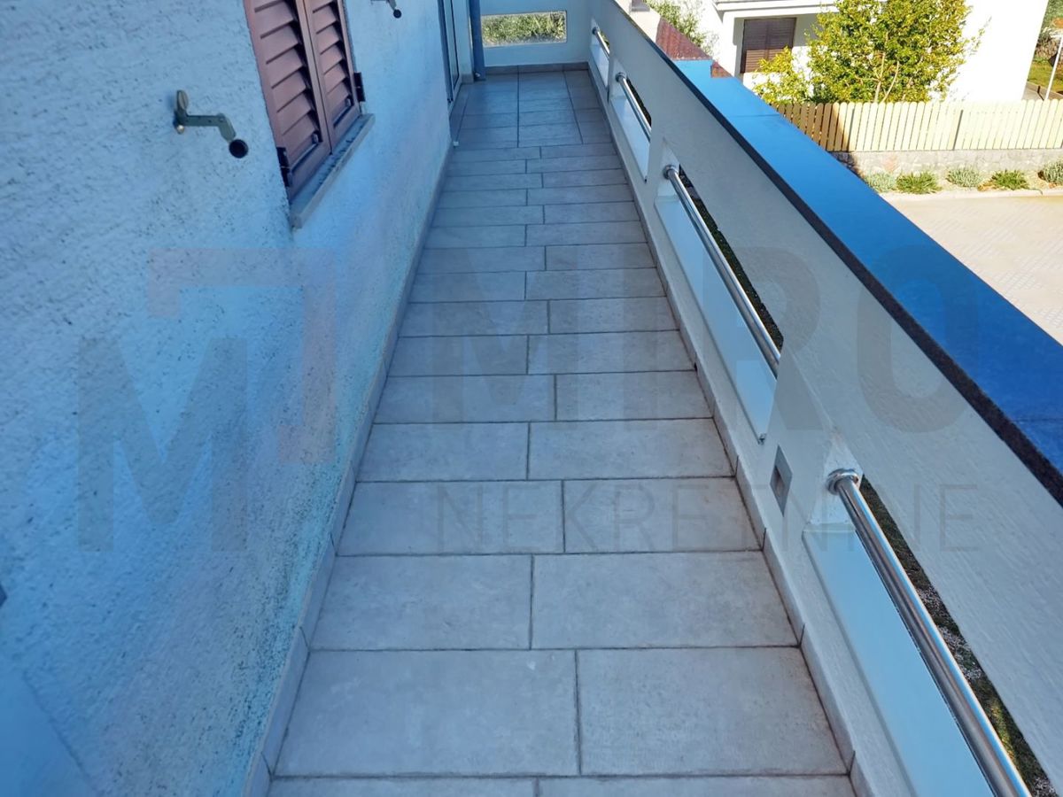 !!NA VOLJO SAMO PRI NAS!! Malinska, opremljeno stanovanje z vrtom!