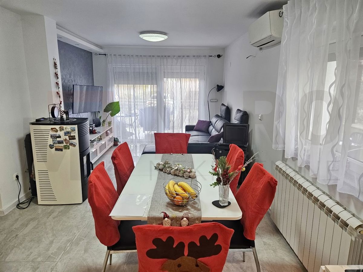 Šilo, opremljeno stanovanje v pritličju z vrtom!