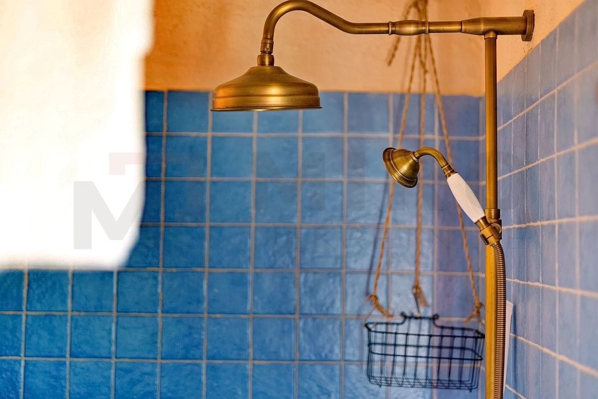 Malinska, polpritlična hiša z bazeni in čudovitim pogledom na morje!