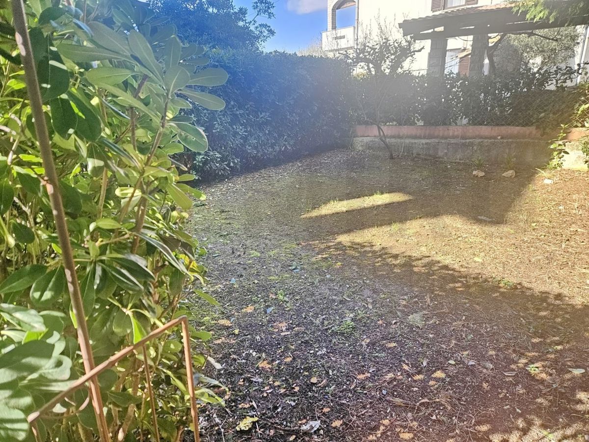 Malinska, opremljeno dvosobno stanovanje v bližini morja!