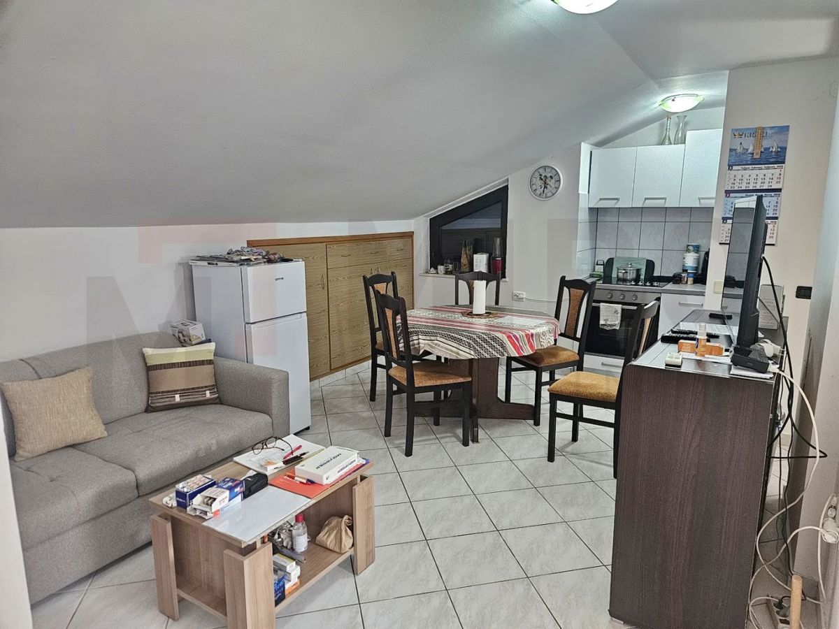 Malinska, opremljeno mansardno stanovanje s pogledom na morje!