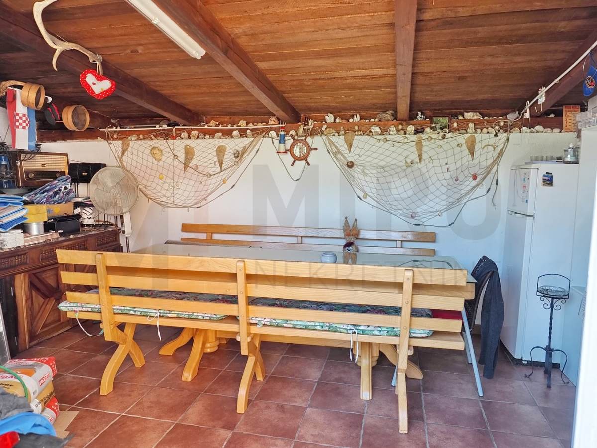 Malinska, apartmajska hiša s 6 apartmaji, PRODAJA!
