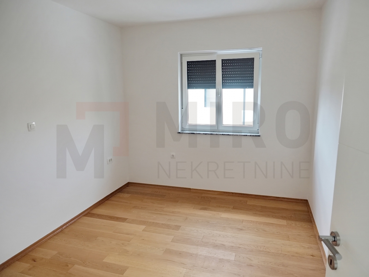 Malinska, novogradnja, dva apartmaja v pritličju in 1. nadstropju z vrtom, PRODAJA!