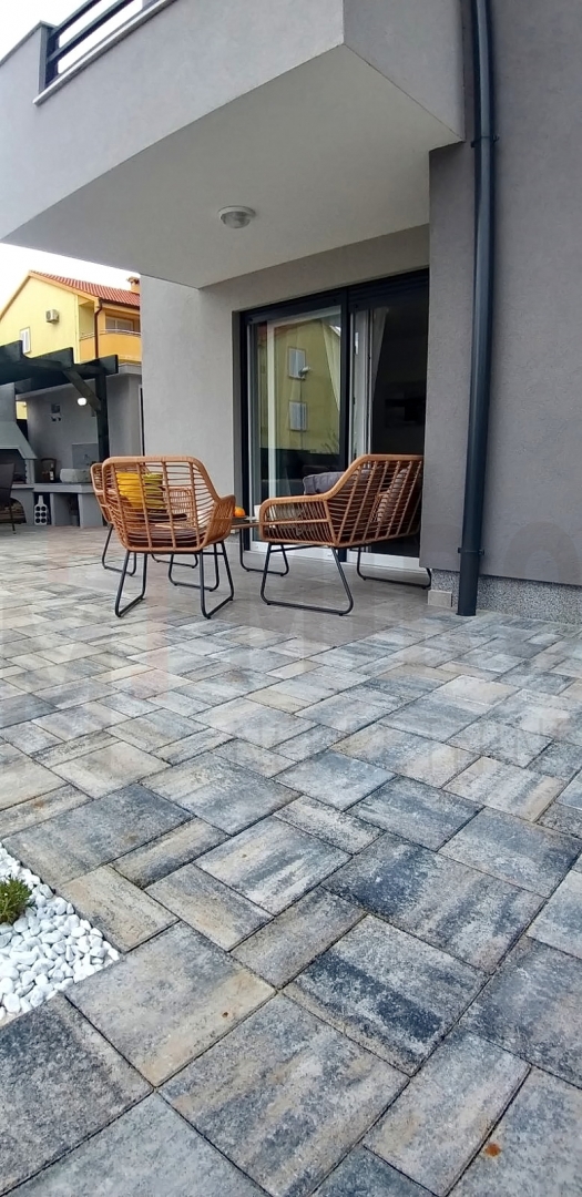 Uvala Soline, novo stanovanje z bazenom in velikim vrtom