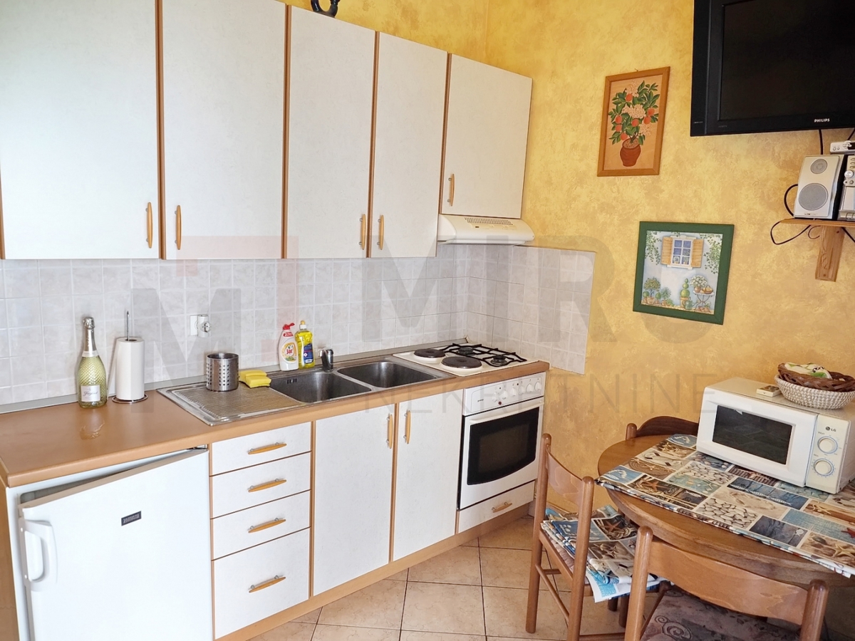 Njivice, enosobno stanovanje z odprtim pogledom na morje, PRODAJA!