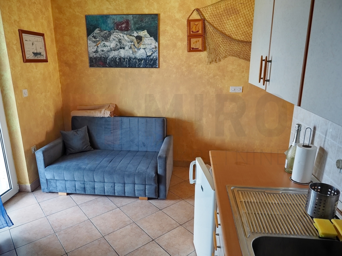 Njivice, enosobno stanovanje z odprtim pogledom na morje, PRODAJA!