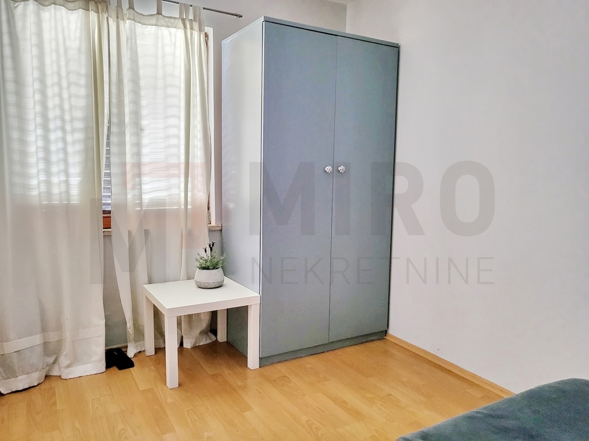 Njivice, apartma v 2. nadstropju s pogledom na morje, PRODAJA!