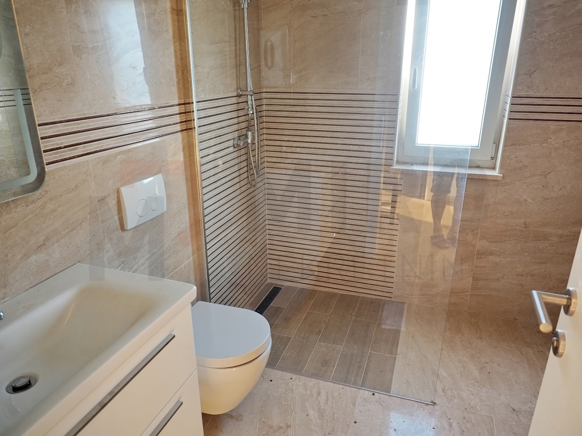 Njivice, apartma v zgornjem nadstropju s panoramskim pogledom na morje