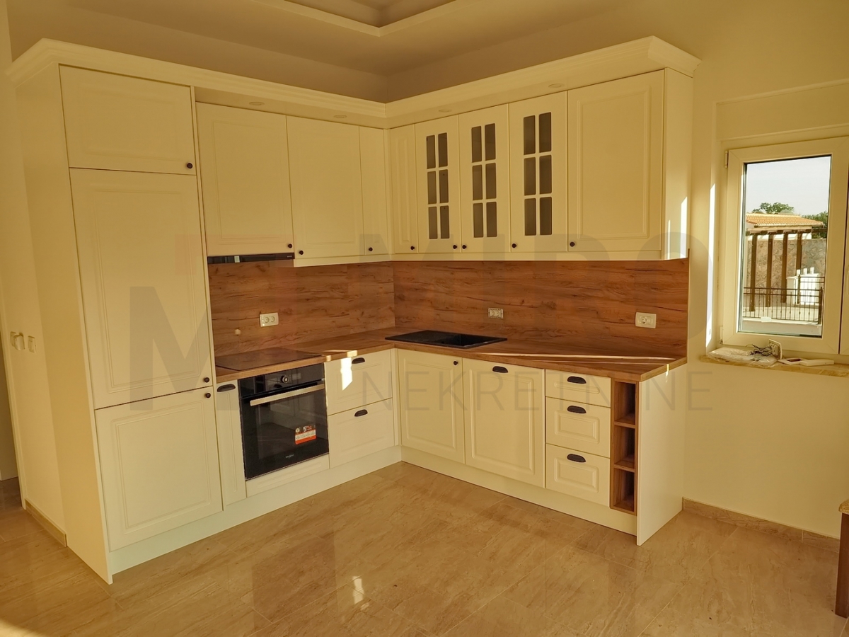 Njivice, apartma v zgornjem nadstropju s panoramskim pogledom na morje