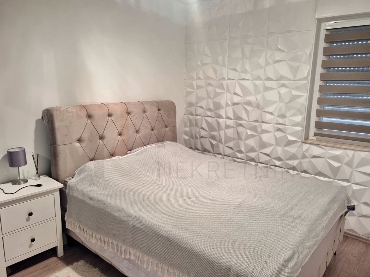 Njivice, opremljeno stanovanje v 1. nadstropju s pogledom na morje