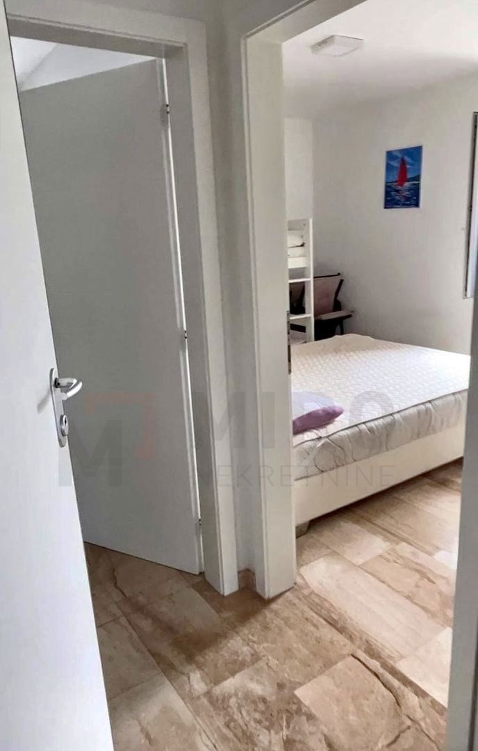 Malinska, opremljeno stanovanje v bližini centra in plaže!