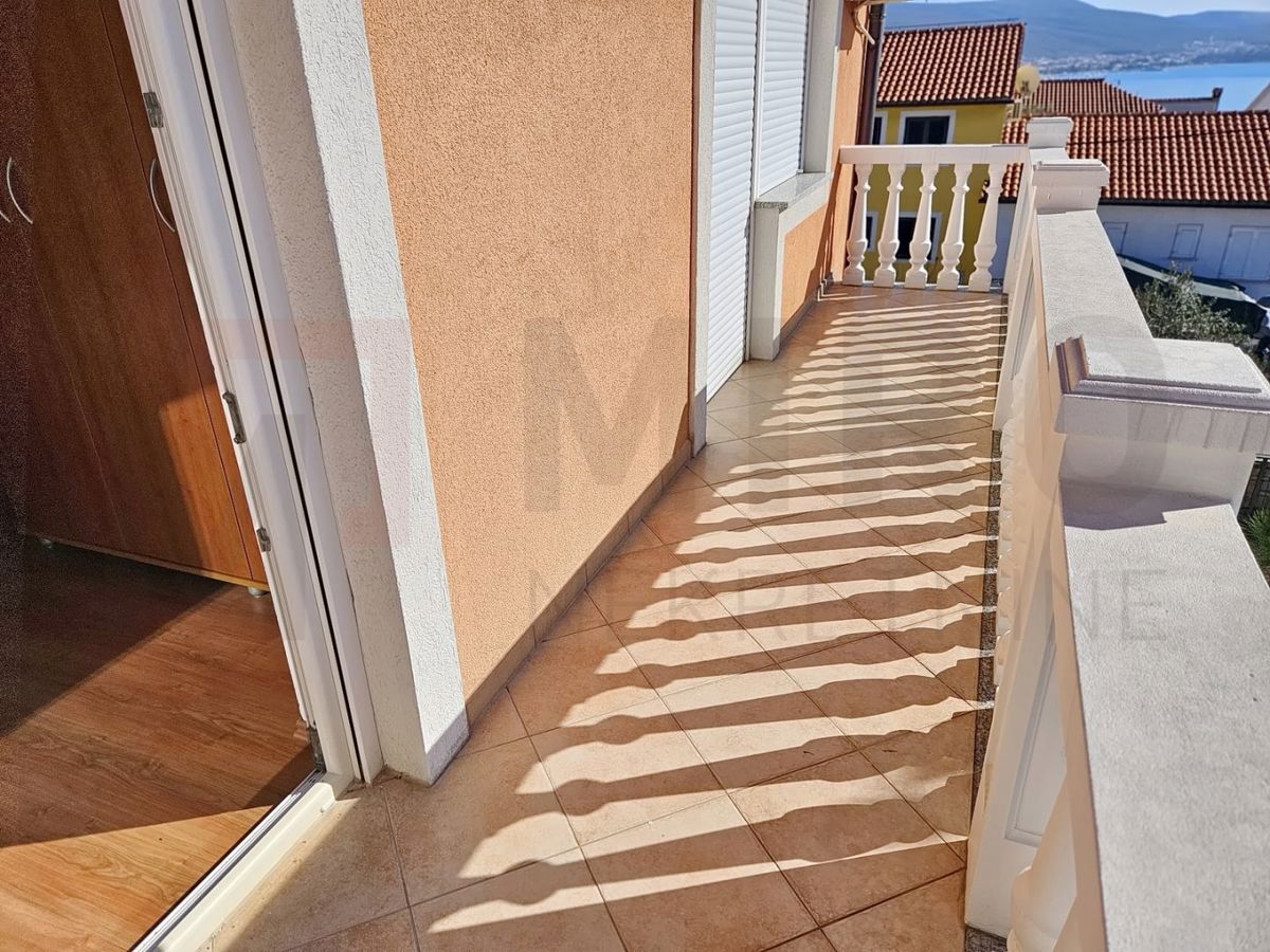 Krk, okolica, prodajamo apartmajsko hišo s 3 stanovanjskimi enotami!