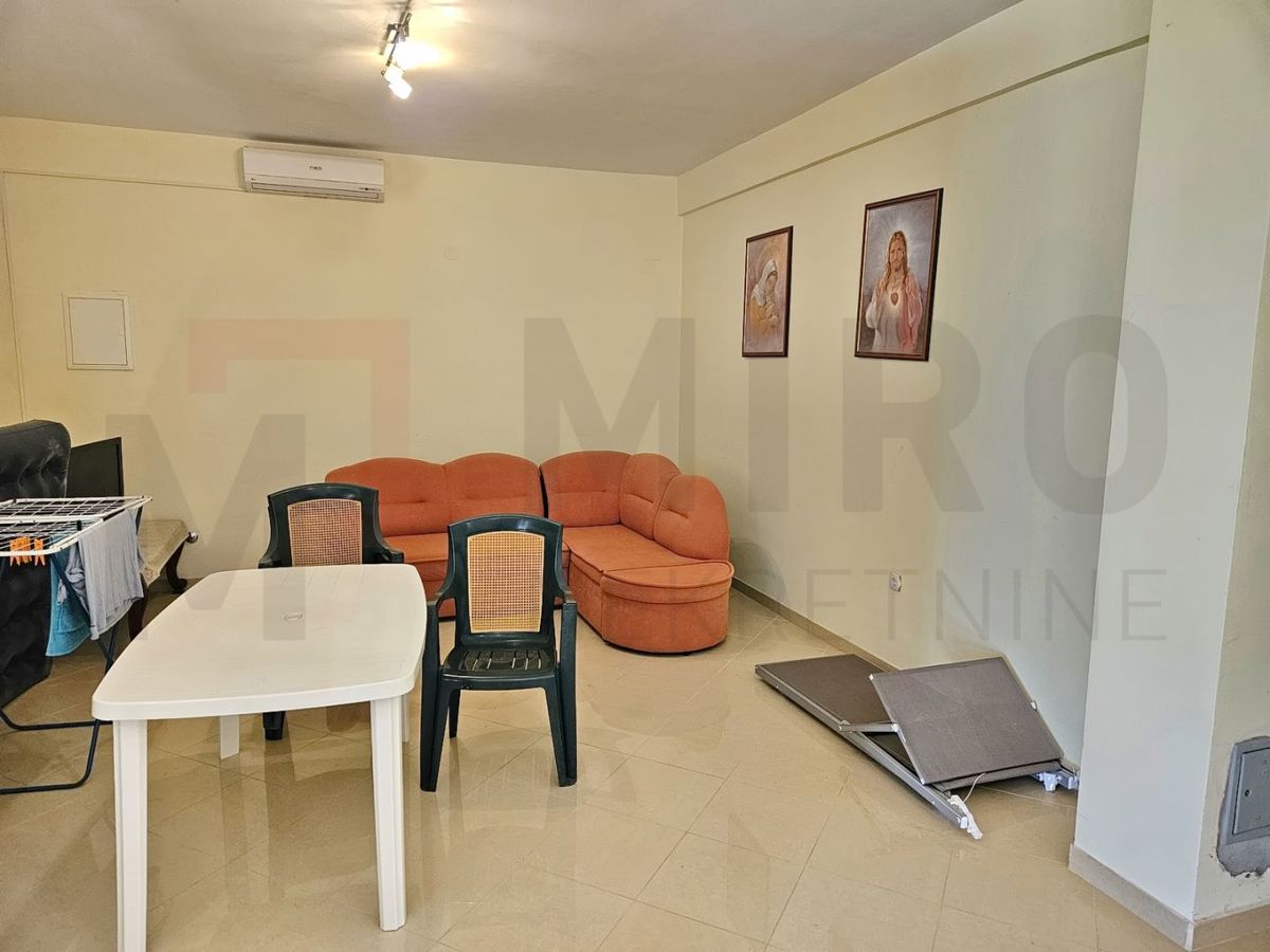 Krk, okolica, prodajamo apartmajsko hišo s 3 stanovanjskimi enotami!