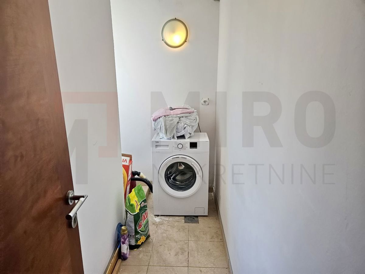 Krk, okolica, prodajamo apartmajsko hišo s 3 stanovanjskimi enotami!