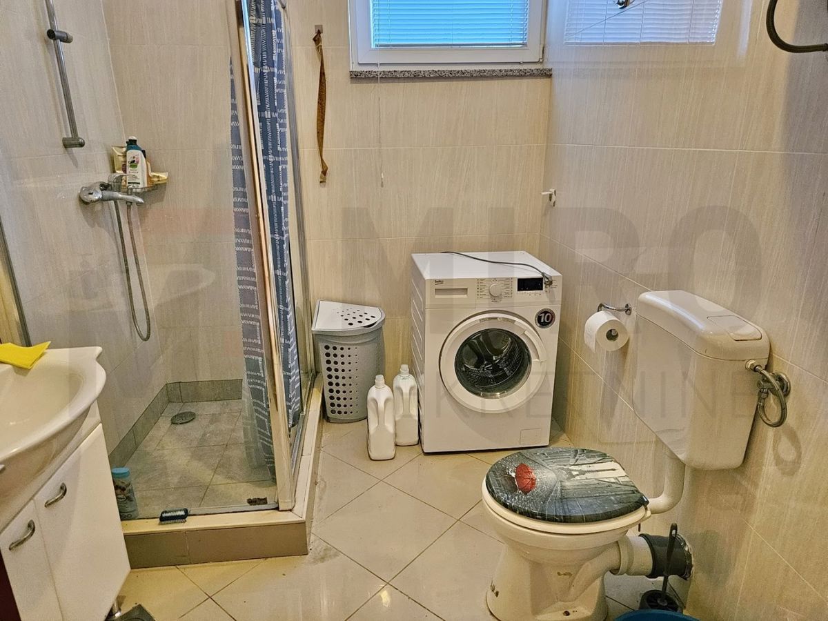Krk, okolica, prodajamo apartmajsko hišo s 3 stanovanjskimi enotami!