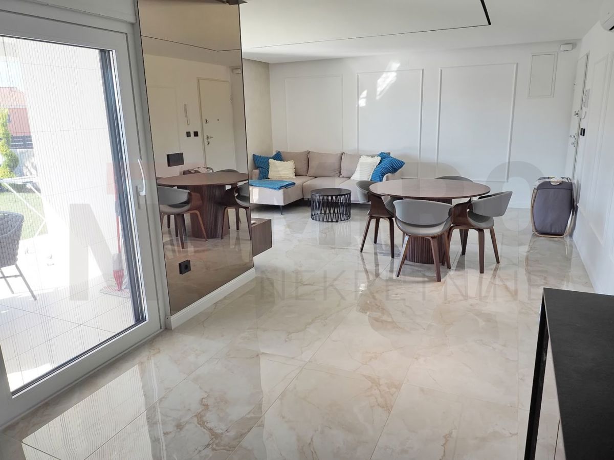 Malinska, moderno opremljen apartma z bazenom in vrtom, PRODAJA!