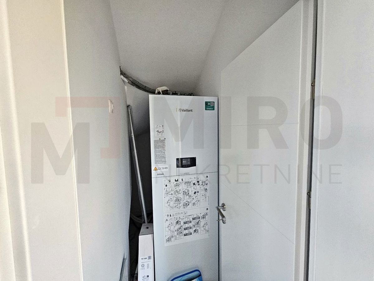 Malinska, novozgrajena polsamostojna hiša z bazenom, PRODAJA!