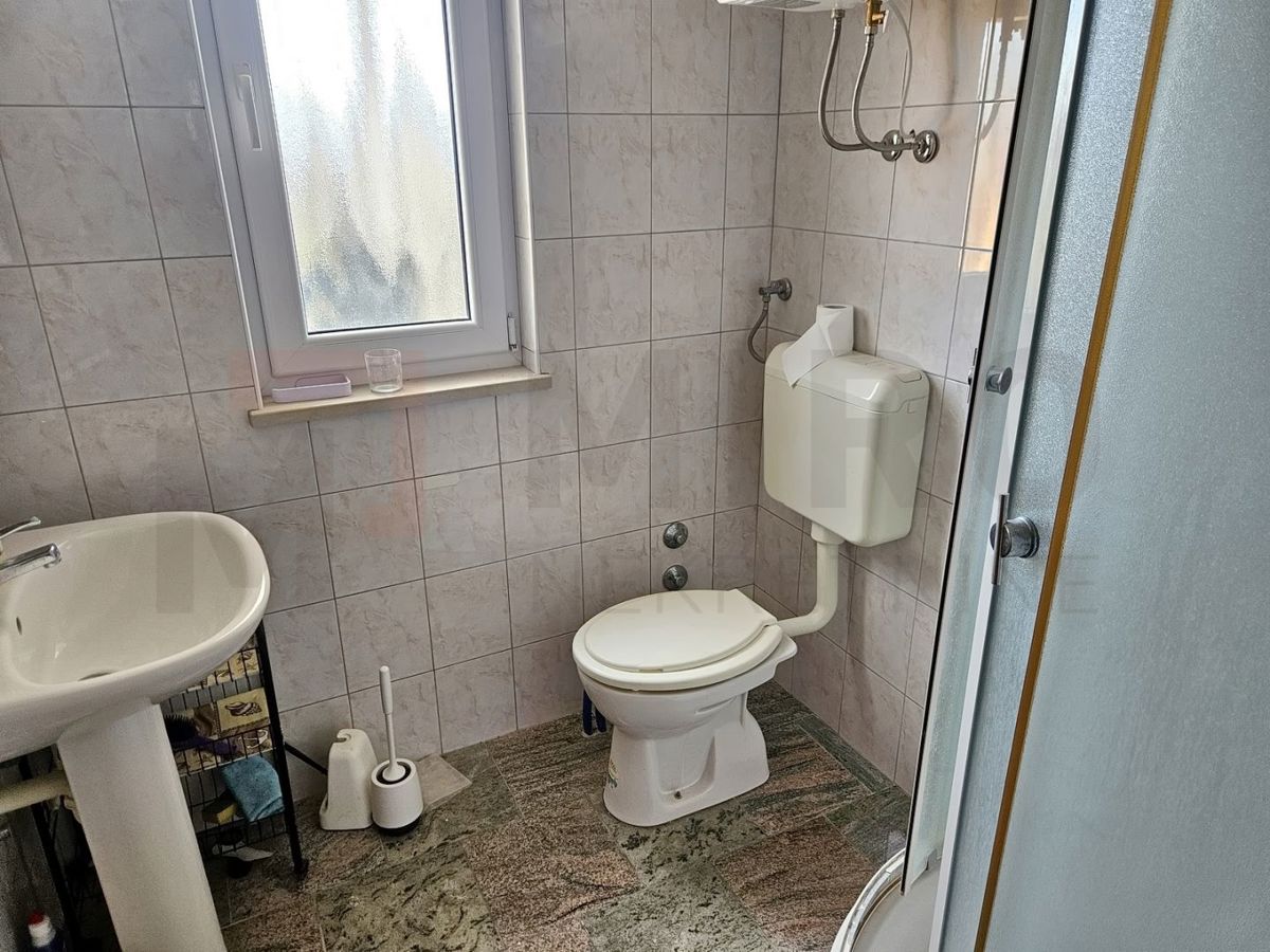 Krk, okolica, dvosobno stanovanje v mansardi, PRODAMO!