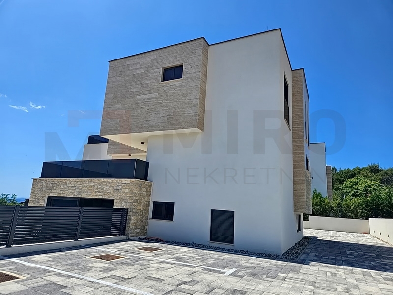 Mesto Krk, moderen penthouse z odprtim pogledom na morje, PRODAJA!