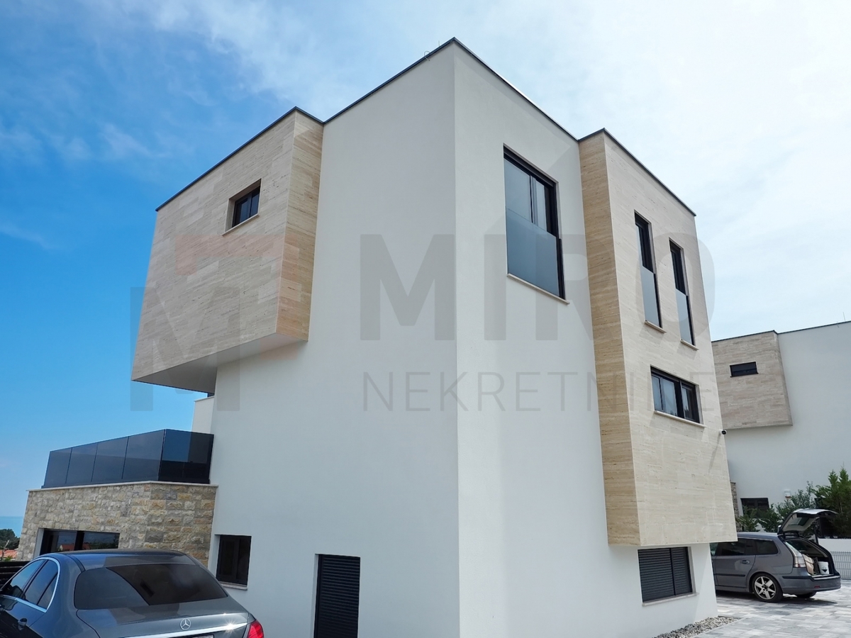 Mesto Krk, moderen penthouse z odprtim pogledom na morje, PRODAJA!