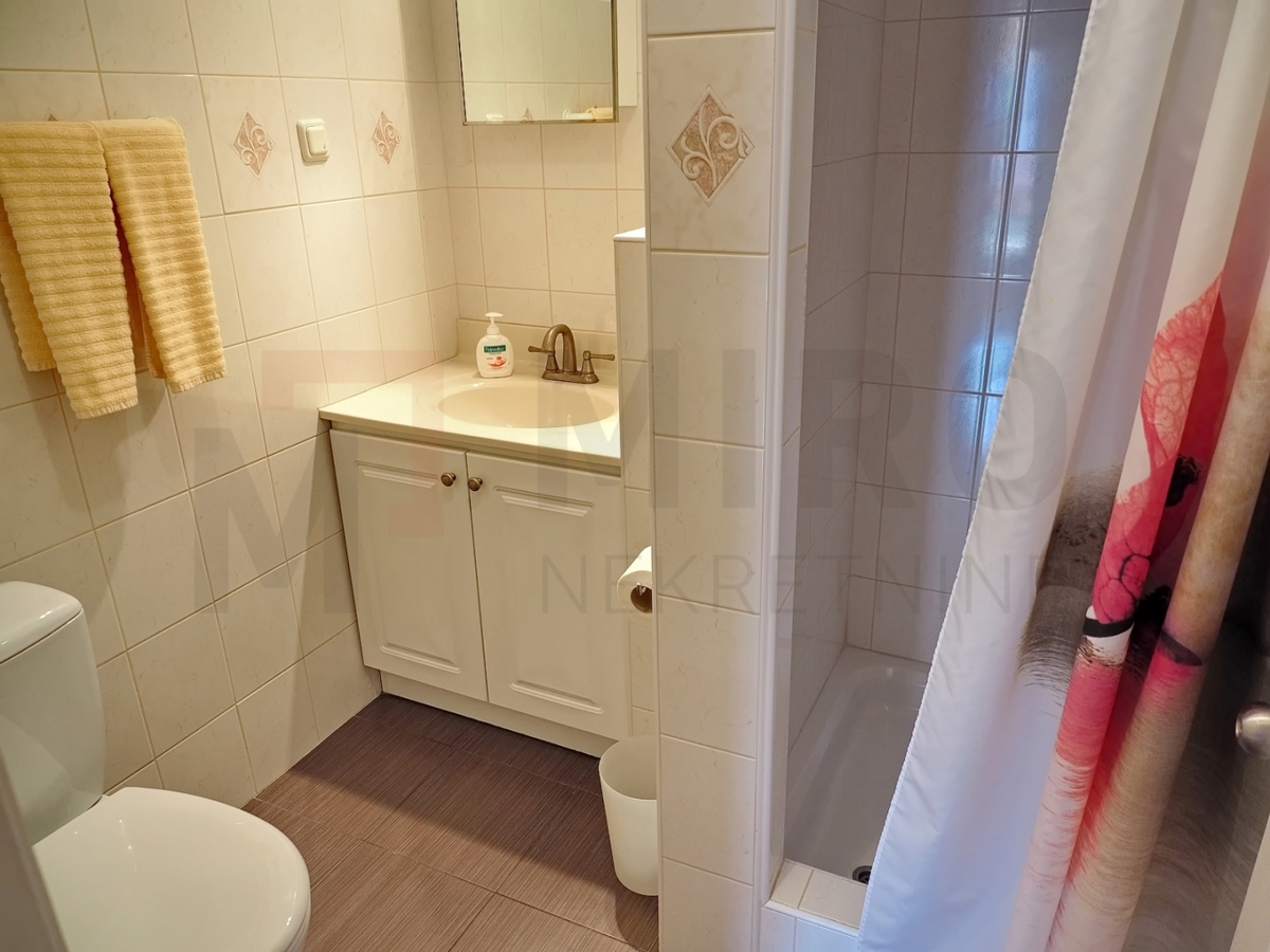 Malinska, dvojček za turizem na odlični lokaciji!