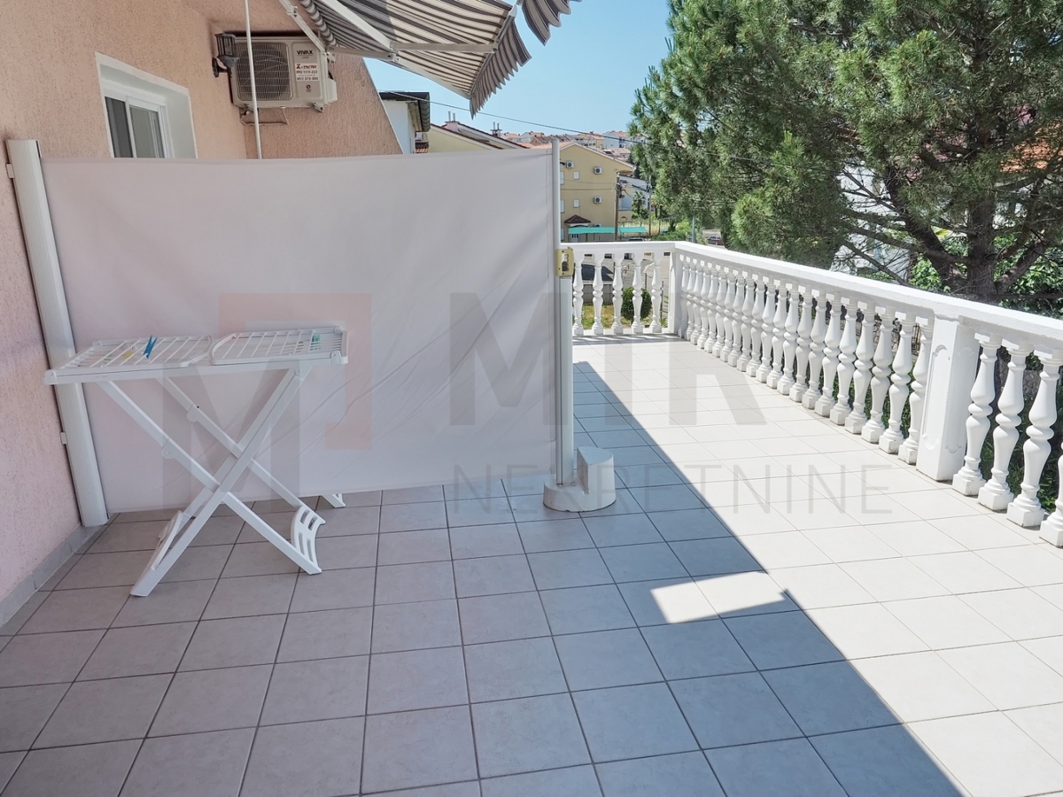 Malinska, dvojček za turizem na odlični lokaciji!