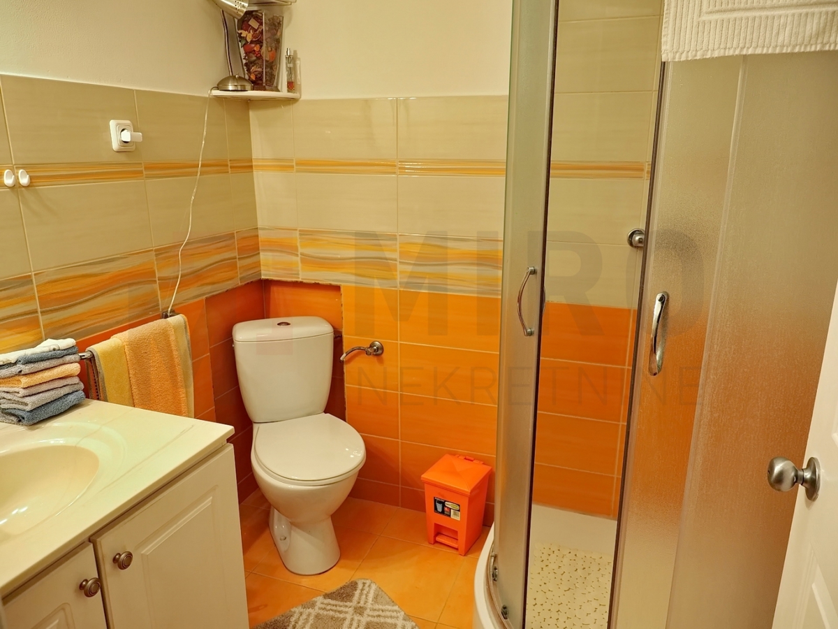 Malinska, dvojček za turizem na odlični lokaciji!