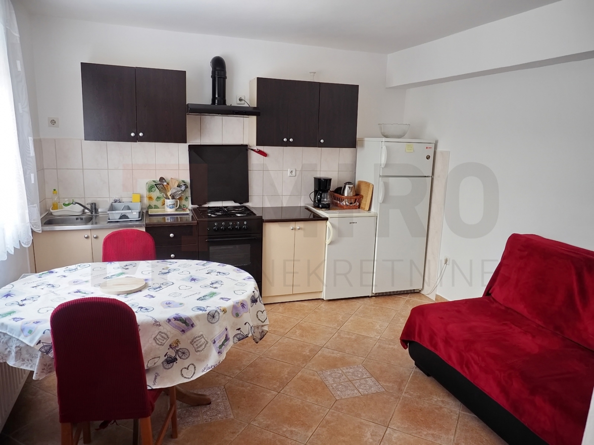 Malinska, dvojček za turizem na odlični lokaciji!