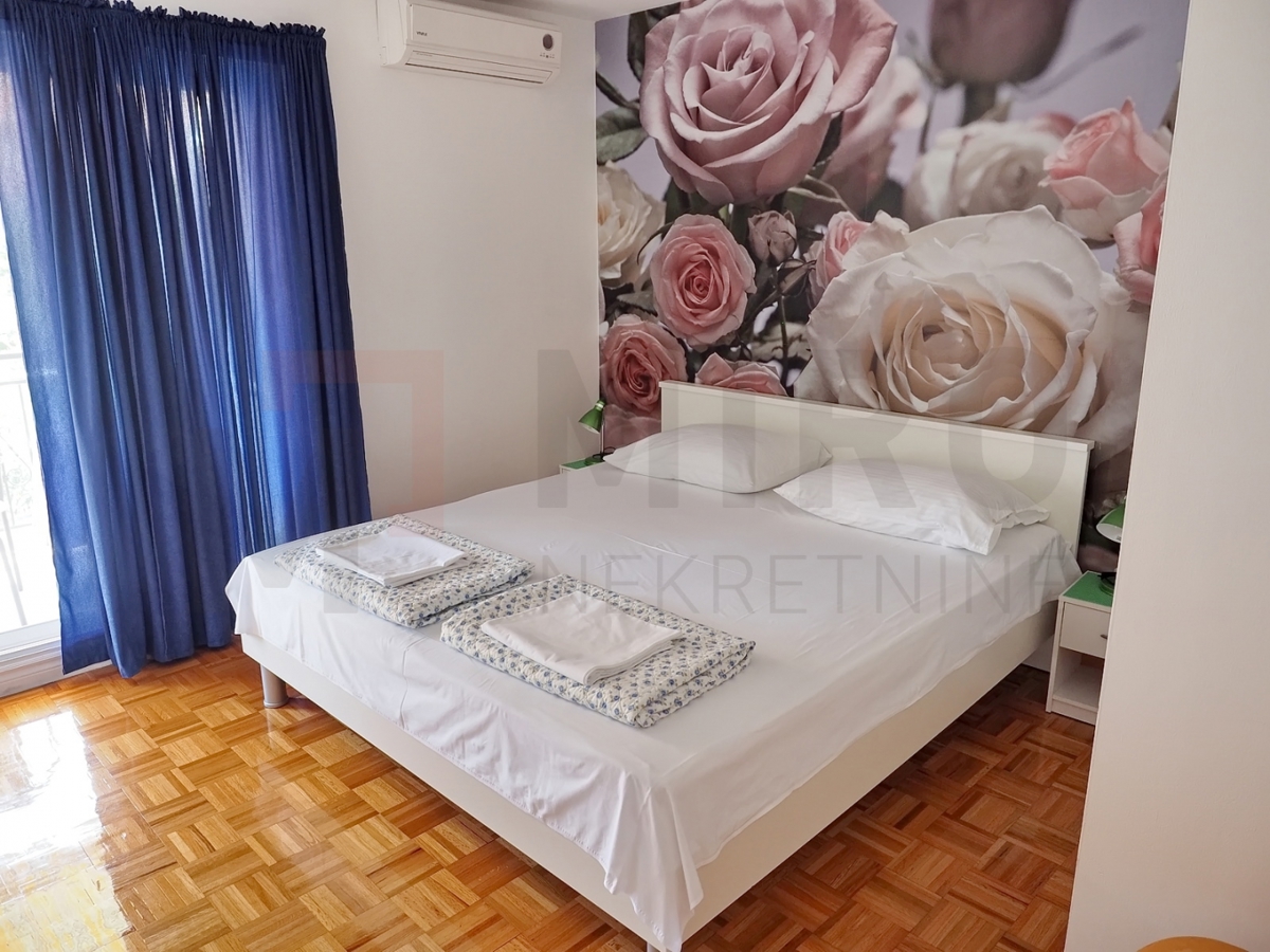 Malinska, dvojček za turizem na odlični lokaciji!