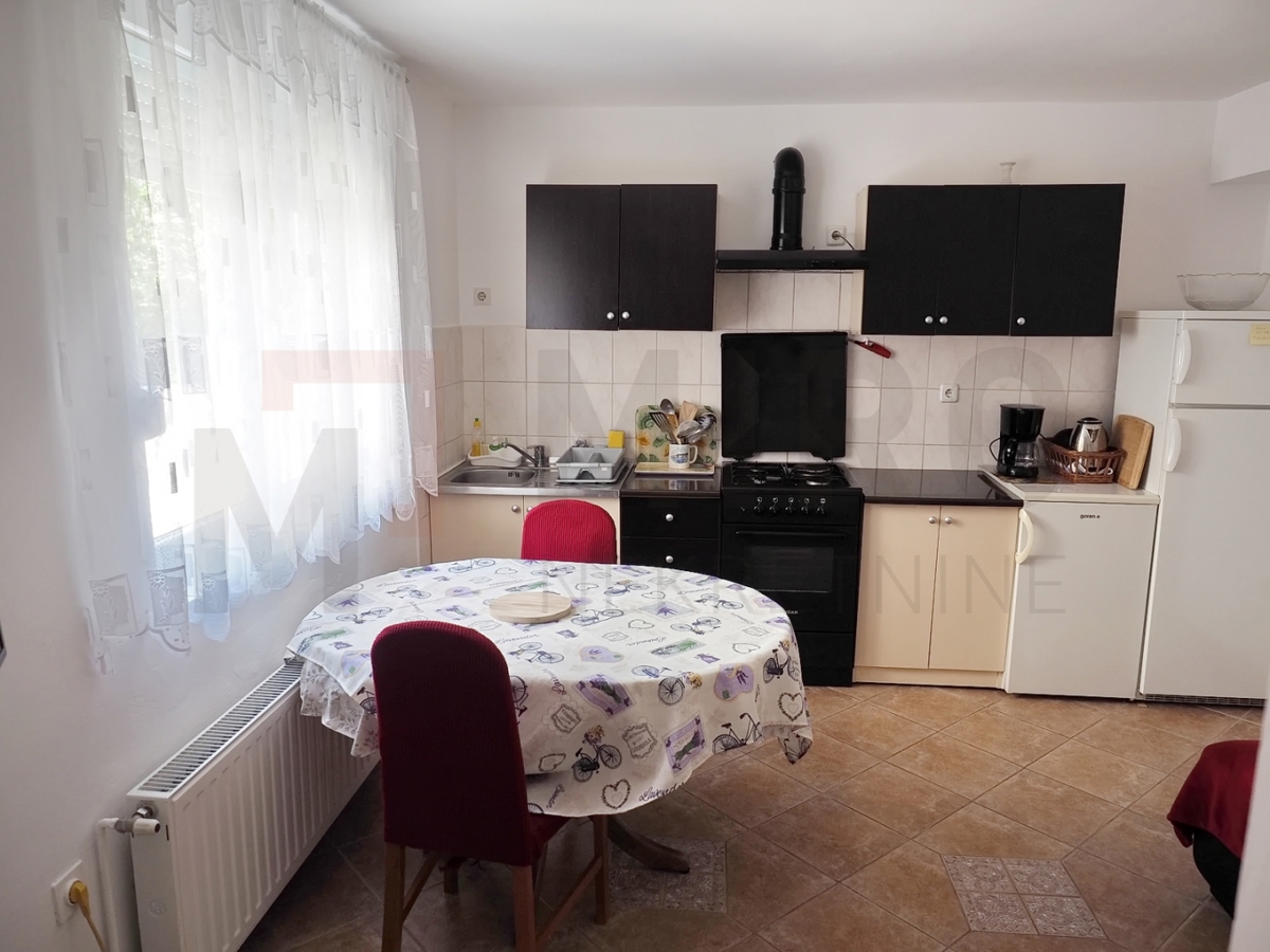 Malinska, dvojček za turizem na odlični lokaciji!