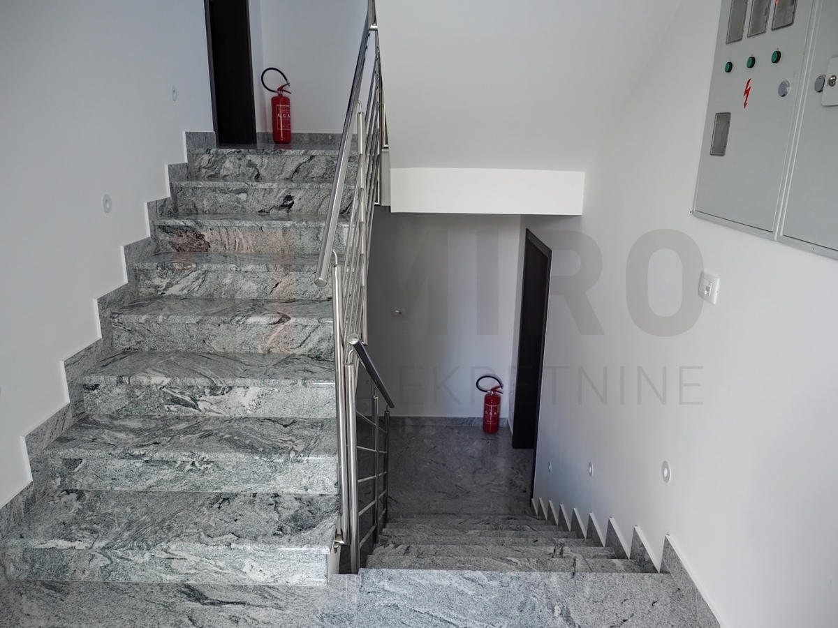Malinska, dva nova apartmaja v pritličju in 1. nadstropju z vrtom