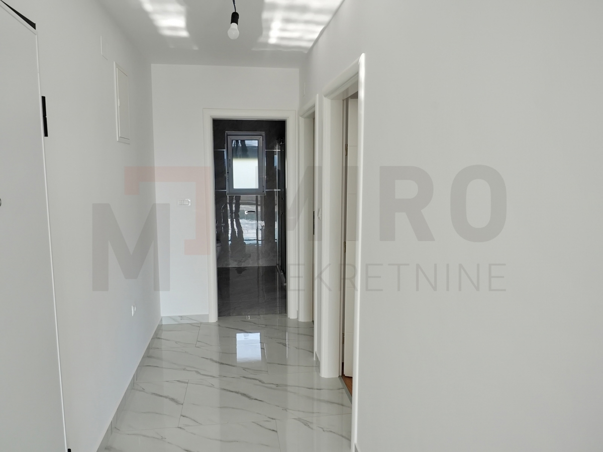 Malinska, dva nova apartmaja v pritličju in 1. nadstropju z vrtom