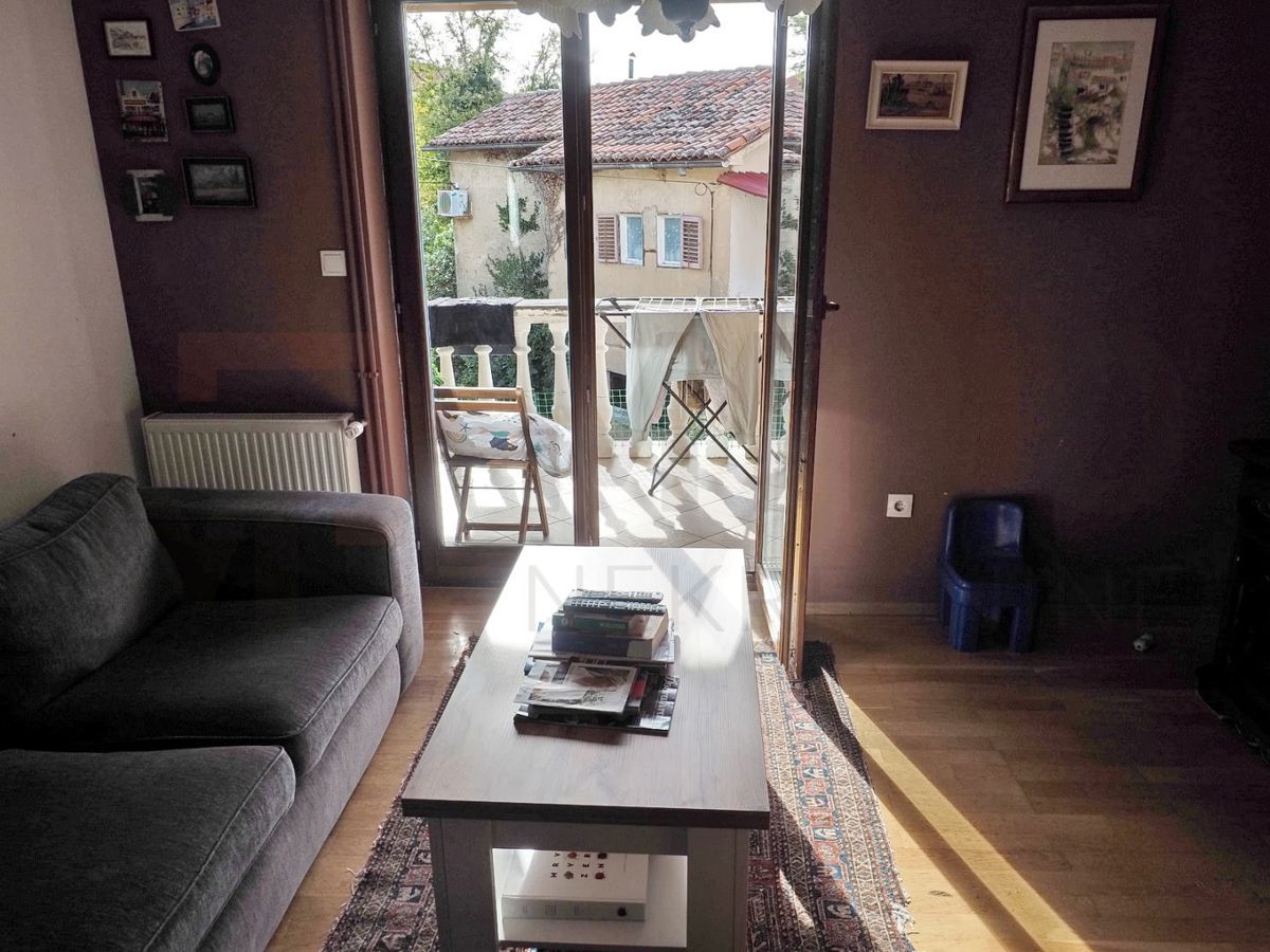 Malinska, hiša dvojček s poslovnimi prostori in apartmajem, PRODAJA!