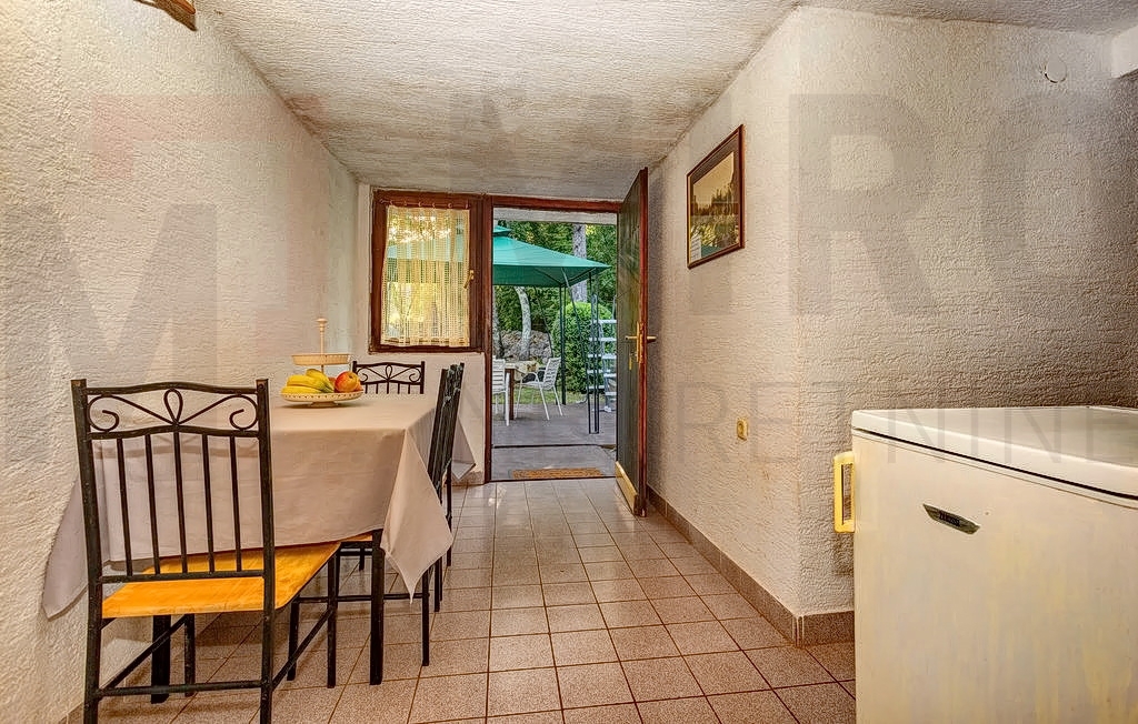 Šilo, surroundings, semi-detached house with 4 apartments in a quiet location, FOR SALE!