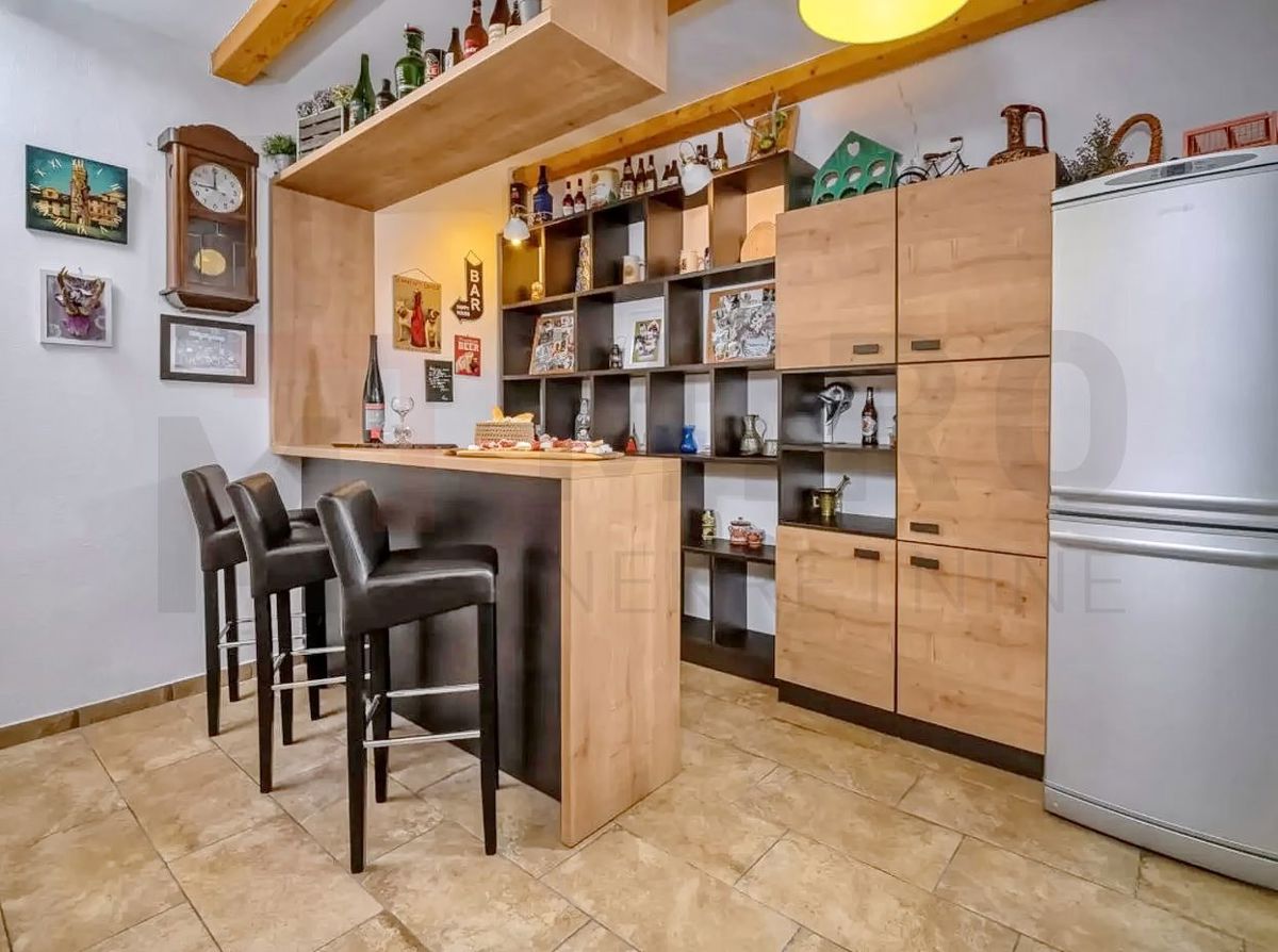 Dobrinj, okolica, prenovljen dvojček z vrtom na mirni lokaciji!