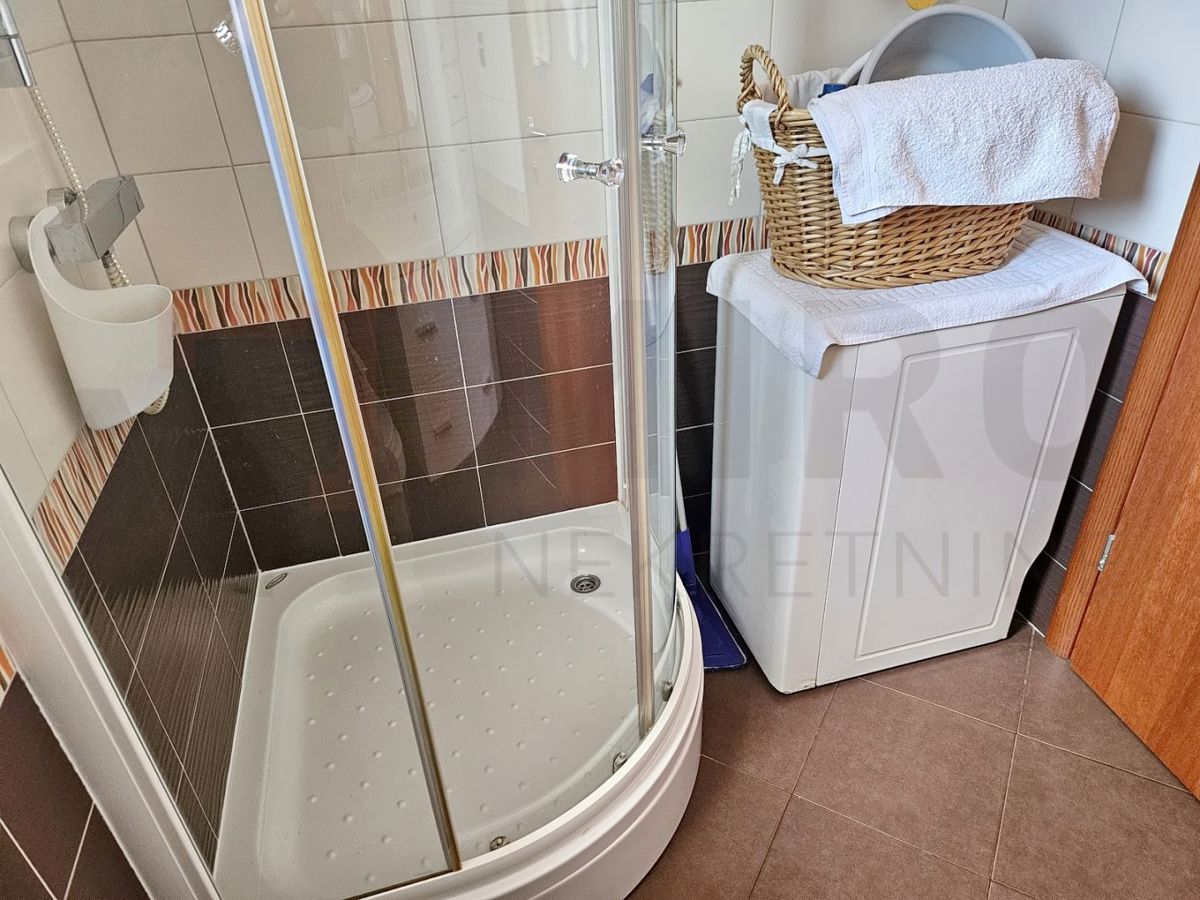 Stanovanje/Apartma Malinska, Malinska-Dubašnica, 48m2