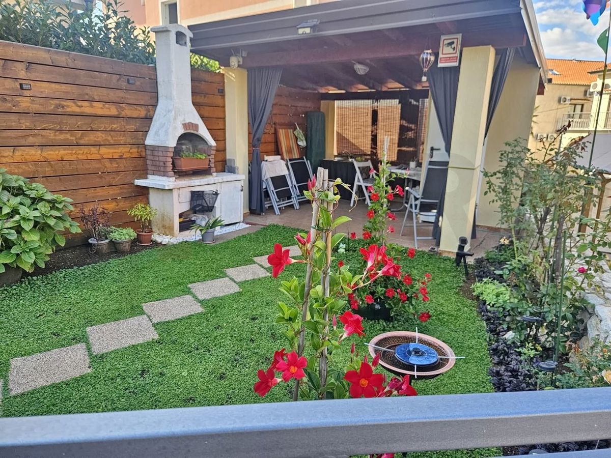 Stanovanje/Apartma Malinska, Malinska-Dubašnica, 48m2