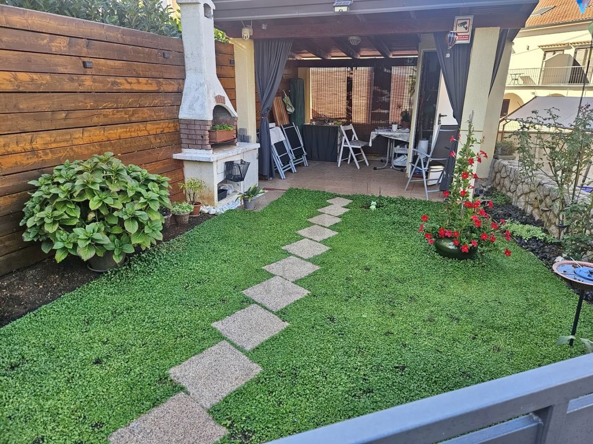 Stanovanje/Apartma Malinska, Malinska-Dubašnica, 48m2
