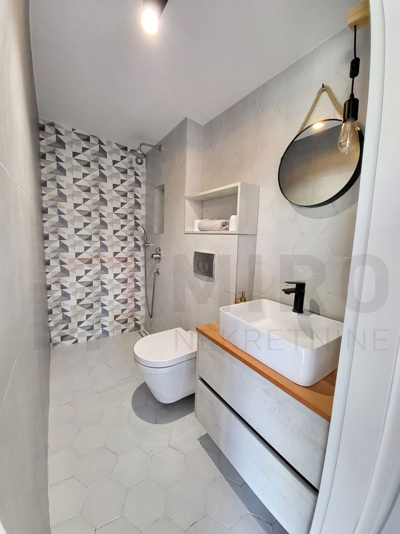 Malinska, enonadstropna hiša s čudovitim vrtom, PRODAMO!