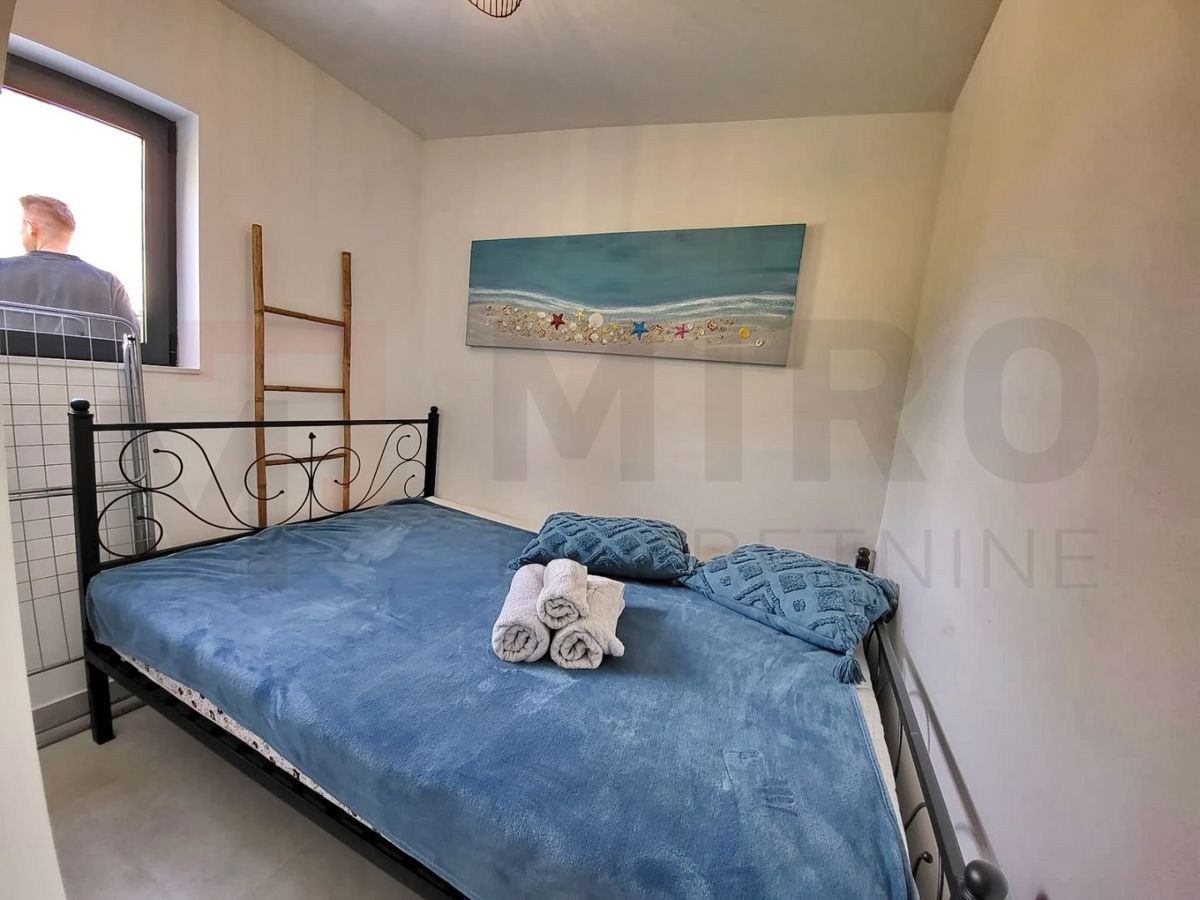 Malinska, enonadstropna hiša s čudovitim vrtom, PRODAMO!