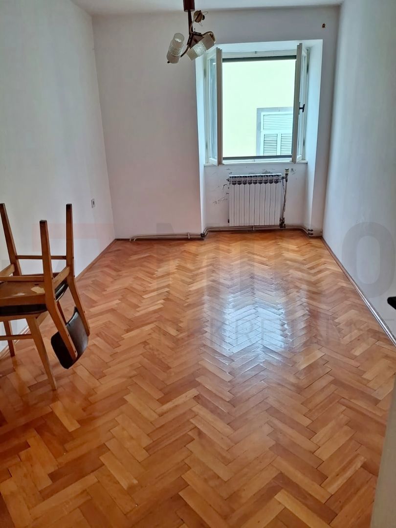 Krk, okolica, vrstna hiša s pogledom na morje!