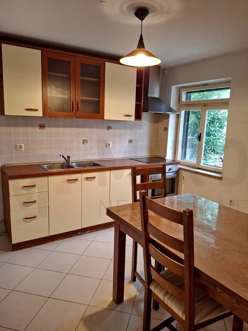 Krk, okolica, vrstna hiša s pogledom na morje!