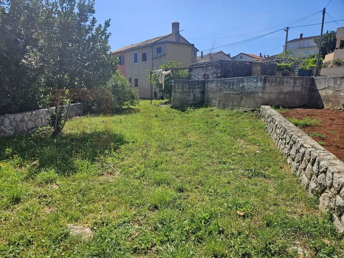 Šilo, stara kamnita vrstna hiša v bližini morja, PRODAMO!