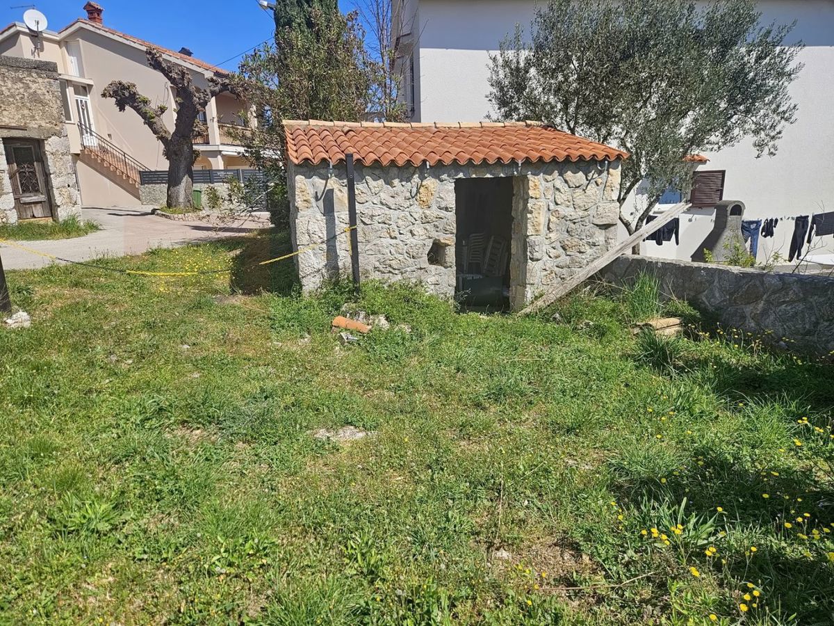 Šilo, stara kamnita vrstna hiša v bližini morja, PRODAMO!