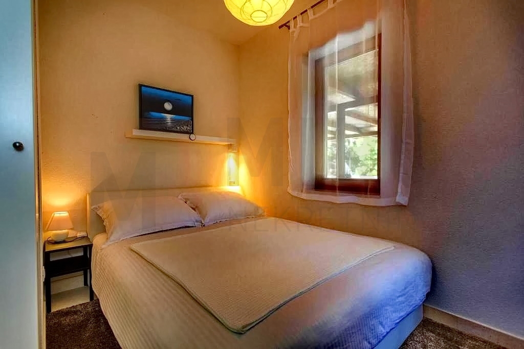 Mesto Krk, trisobni apartma, 1. red do morja, PRODAJA!